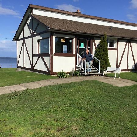 Gite Au Bord De La Baie Bouctouche Exteriör bild